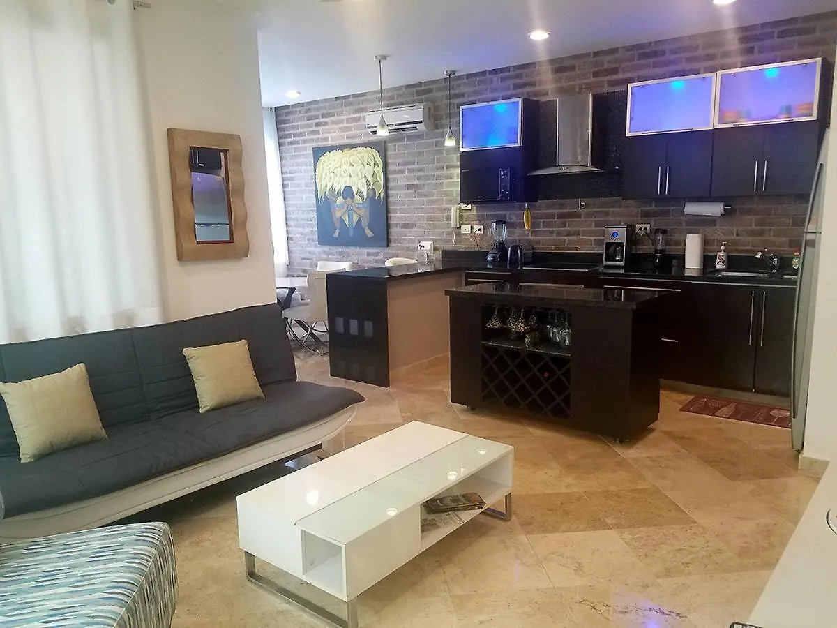 Stunning 1 Bedroom 1 Bathroom Modern Condo Few Blocks To The Beach And 5Th Avenue Playa del Carmen Casa vacanze